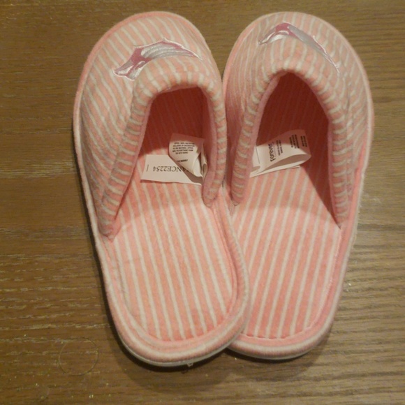 Slippers🏈 - Picture 2 of 4